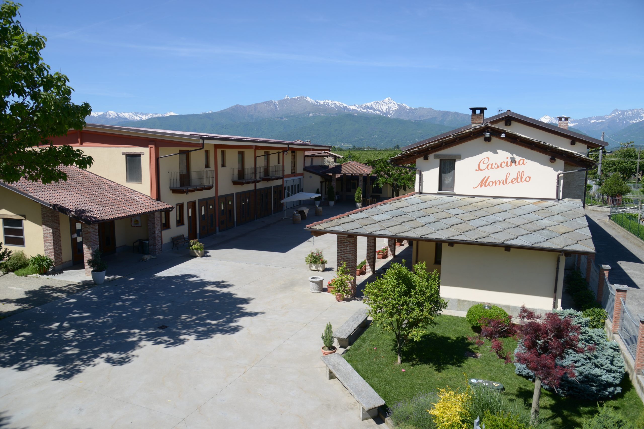 AGRITURISMO CASCINA MOMBELLO